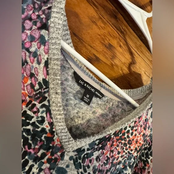 Zac & Rachel size 1x Gray color swirl Tie Front Blouse - Picture 4 of 4